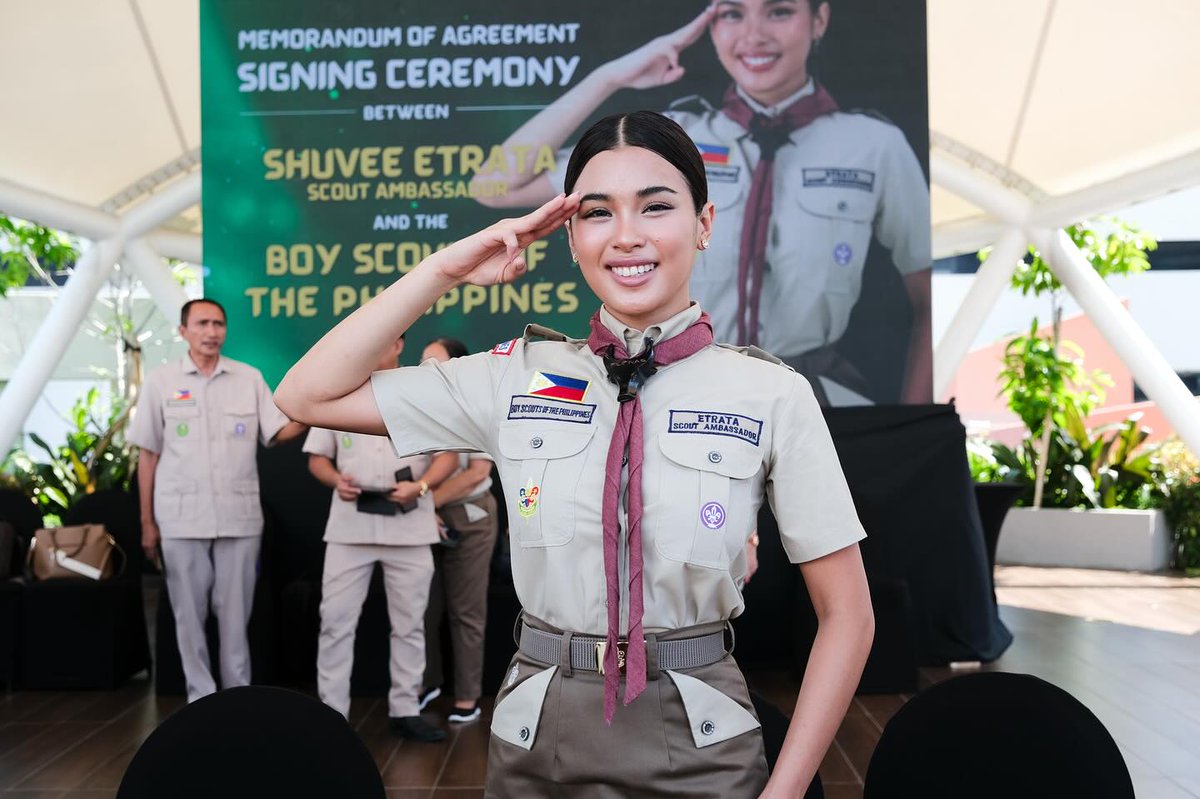 psngayondigital's tweet image. SHUVEE ETRATA AS FIRST FEMALE SCOUT AMBASSADOR

Former Pinoy Big Brother (PBB) housemate na si Shuvee Etrata, itinalaga bilang kauna-unahang Female Scout Ambassador ng Boy Scouts of the Philippines.

(Facebook/Sparkle GMA Artist Center)