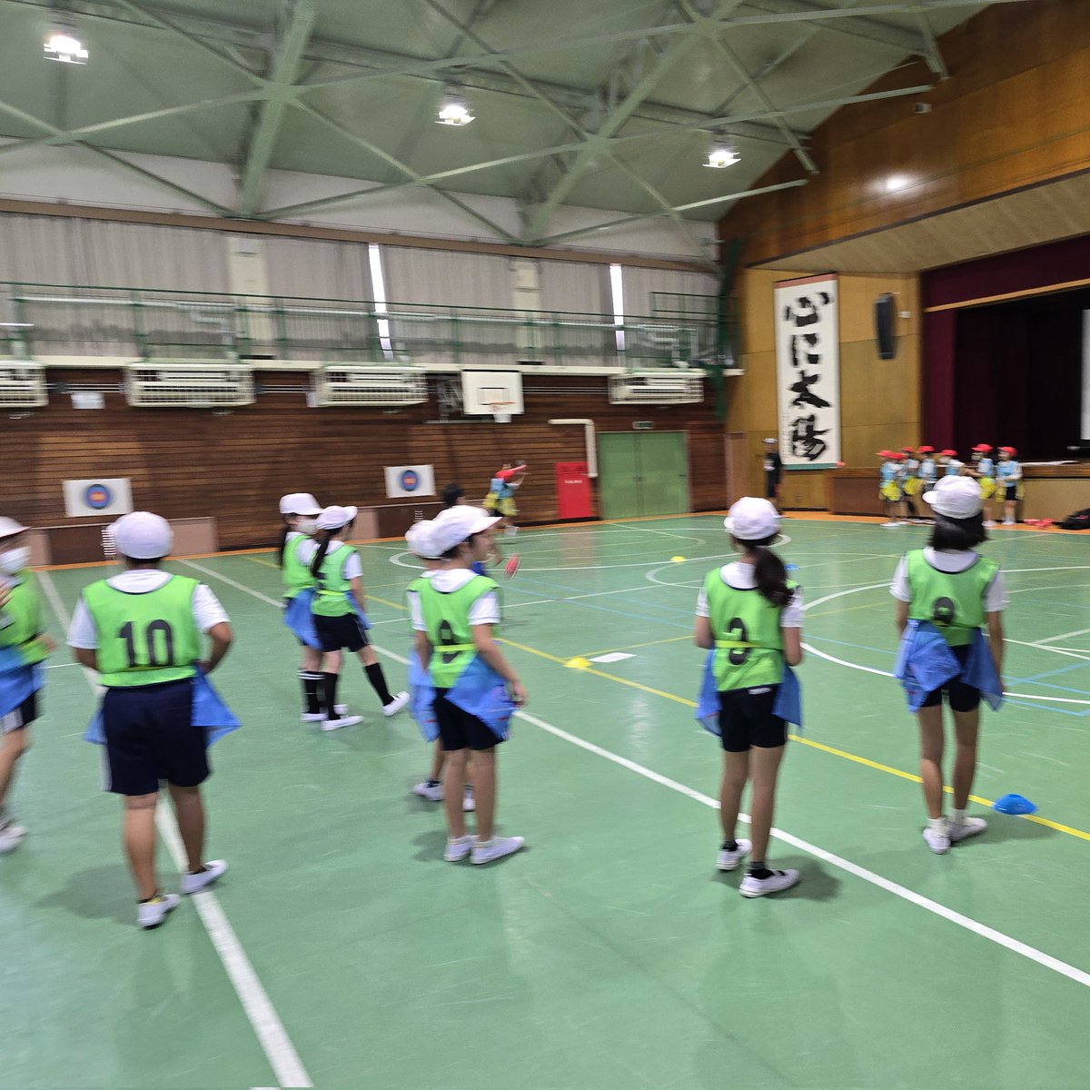 今日はAM名古屋で2時間～PM刈谷で2時間の2校Wヘッダー授業
(しないと回りきれなく…💦)

1校はナント授業参観になりまして…😱親御さんたちに囲まれながらの #フラッグフットボール 授業

いろんな経験させてもらってます

#アメリカンフットボール普及委員会