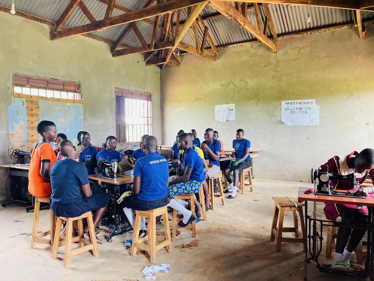 wougnet's tweet image. 🛜The BOLT project aims to enhance digital inclusion in Oyam district by providing internet access for education, economic development, and health care.

🤝Together, we are working to bridge the digital divide and create a more connected Northern Uganda!
#CommunityNetworks