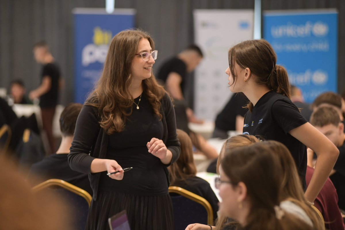 UNICEFKosovo's tweet photo. 🌱Across Kosovo, young people are taking action for cleaner air, greener spaces &amp; healthier communities. Thanks to 🇸🇪@SwedeninKosovo, over the next 3 months in 5 municipalities, they will lead inspiring initiatives advocating for a healthier, sustainable future #foreverychild. https://t.co/XRcPJxmS3P