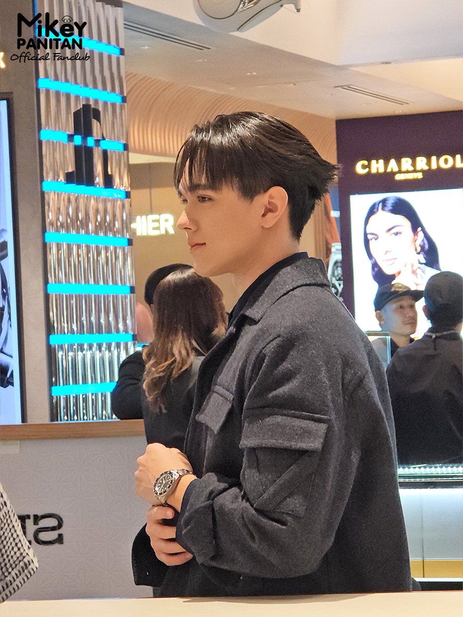 ร่วมสัมผัสความโดดเด่นของไมกี้ ปณิธาน ในลุคเรียบหรูที่เข้ากับคอนเซ็ปต์งาน Central International Watch Fair 2025

CIWF2025 X MIKEY
#CentralWatchFairXMikey