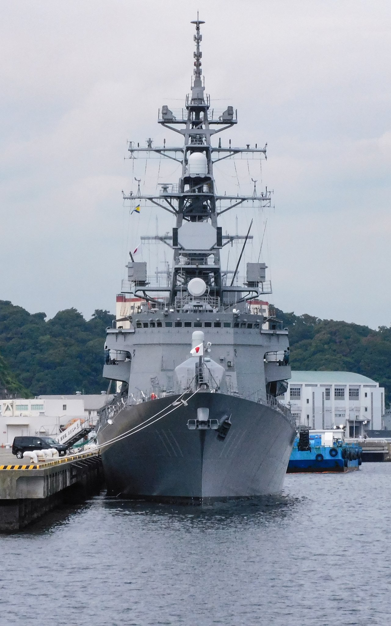 Yasuhiro Ono さん専用D1070.【アルナ中　国防護衛艦】 ユニークな角度からの中国海軍052D型駆逐艦[2048 x 1187] : r