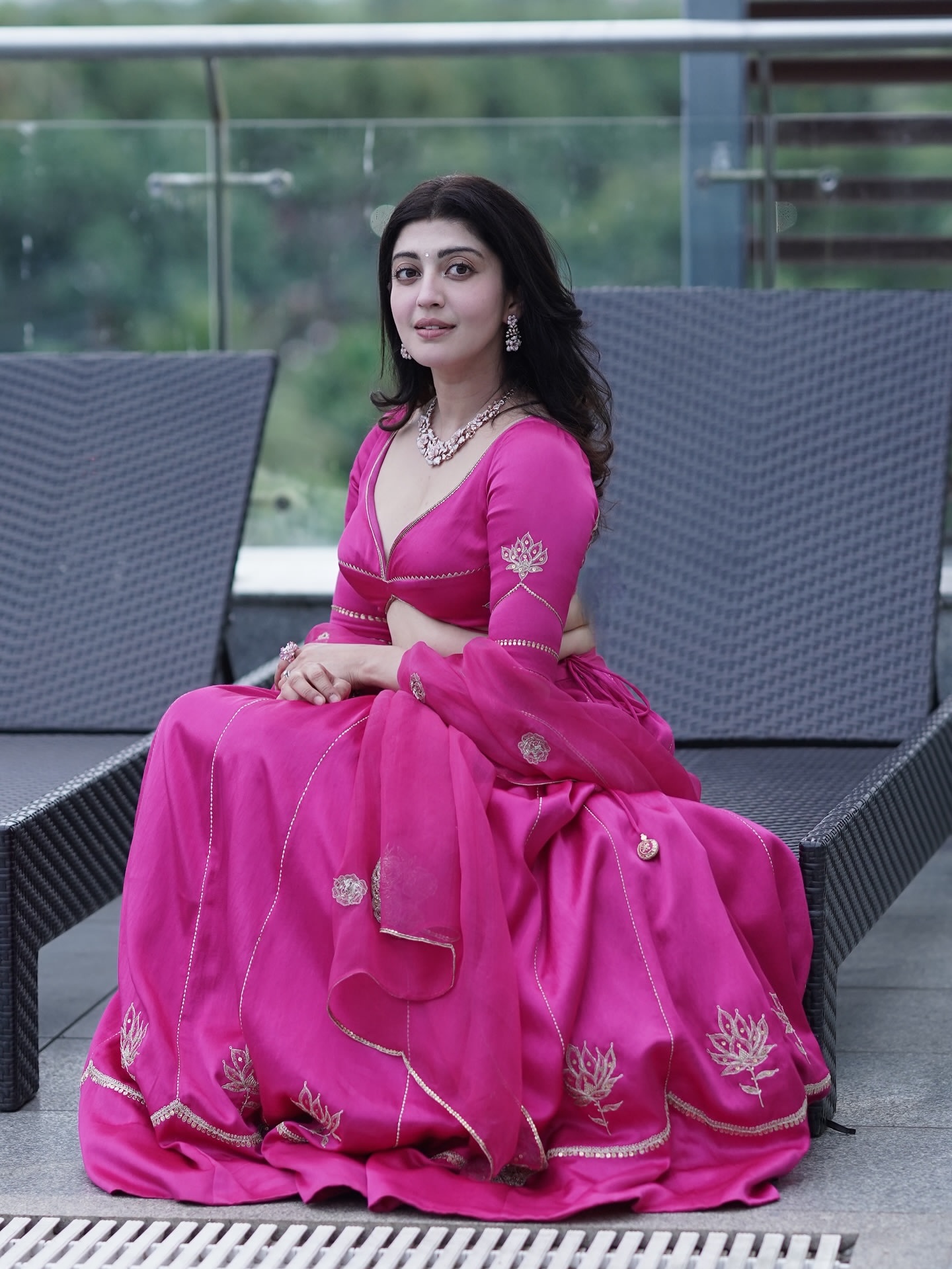 G2KjbEBaIAYqwi5?format=jpg&name=large