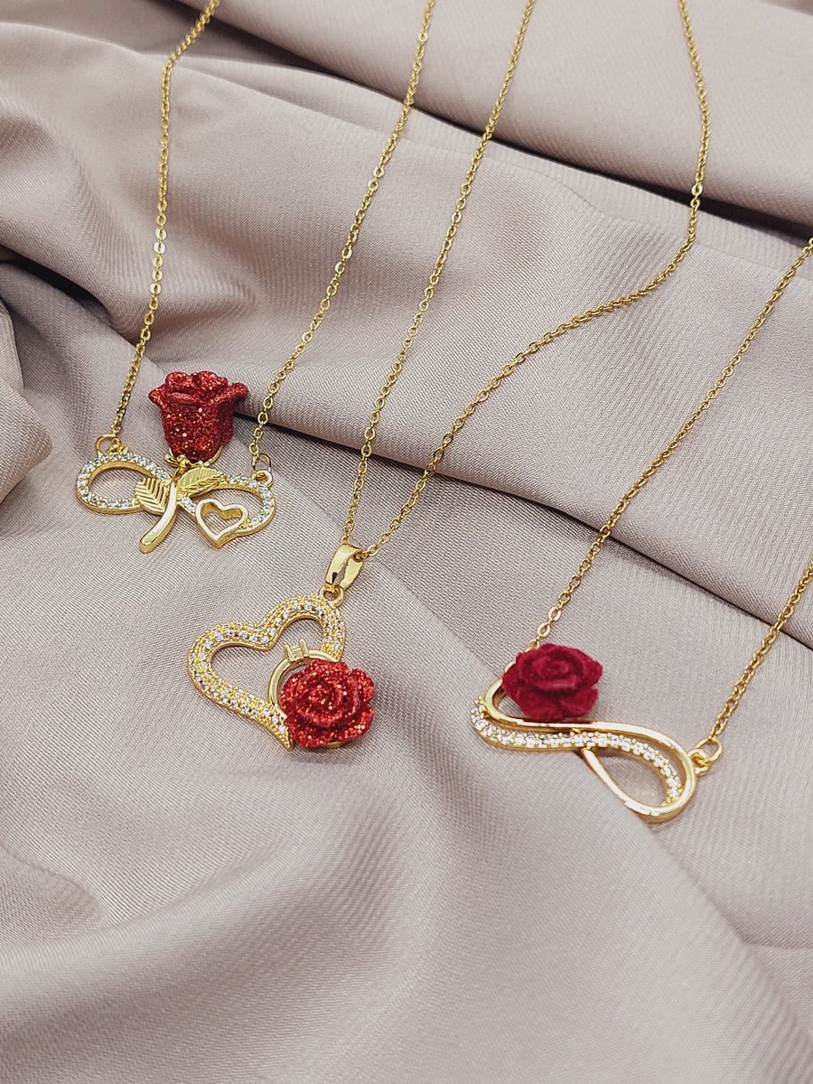 adebusola_alli's tweet image. Every queen deserves to shine ✨ 
    Add our non tarnish jewelries to your list 
It’s affordable and available 
    🏷️4k each
#orekeclassystore #jewelrylovers #stylewithease #shineinstyle