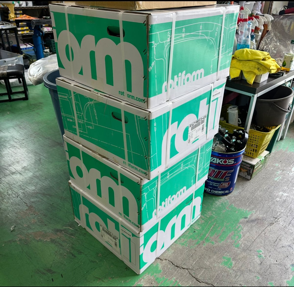 履く機会無さそうなので売ります。

rotiform BLQ-C 
19インチ5穴PCD100
8.5J +45 4本通し
開封のみの新品未使用品
小径のホイールナットも1台分付けます
18万 早期取引の場合多少の値下げはします。
引き取りも可能です
大阪から

#ホイール売ります
#rotiform
#rotiform売ります
#アメ鍛
#拡散希望