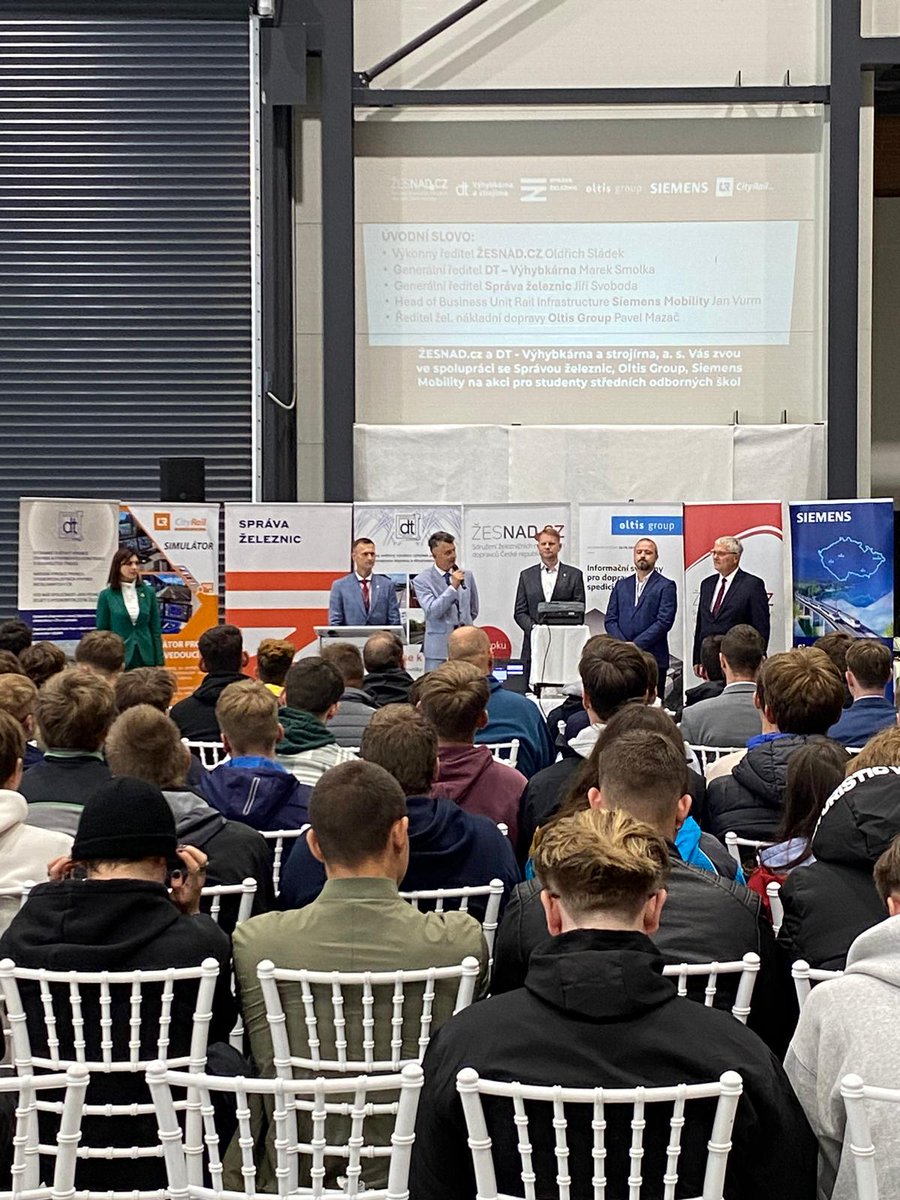 <a href="/zesnad_cz/">ŽESNAD.cz</a> a DT – Výhybkárna ve spolupráci se <a href="/Spravazeleznic/">Správa železnic</a>, <a href="/OltisGroup/">OLTIS Group</a>, City Rail a Siemens Mobility si dnes pro studenty středních odborných škol z několika českých měst připravili zajímavou exkurzi do prostějovské Výhybkárny s bohatým interaktivním programem.