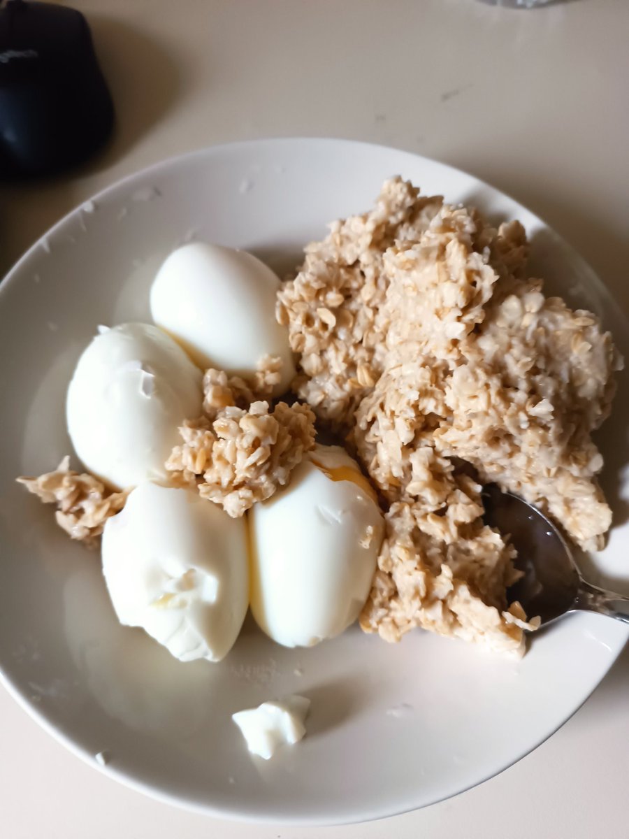 Yumurtaları düzgün nasıl soycam ya biri yardım etsin kabuğu yapısiyor hep