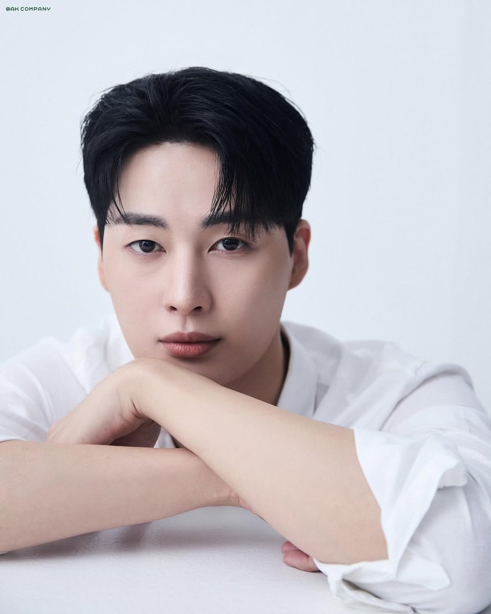 highminsoo_519's tweet photo. @/oakcompany_actors IG post.

[PHOTO] 
Kogyeol new profile photo #2

#업텐션 #고결 #고이안 #고민수
#UP10TION #KOGYEOL #KOIAN
#GOMINSOO @UP10TION https://t.co/9PrEk15woI