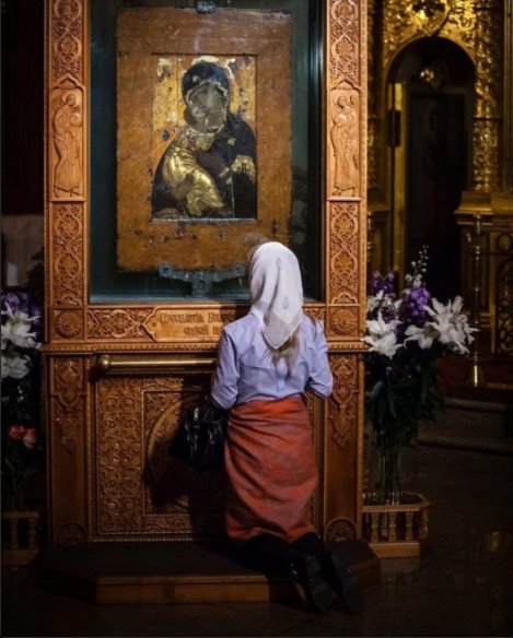 ,,Не компликуј свој живот – већ је мудро устројен. Веруј у Бога и не бој се. Што је твоје – доћи ће, што није – проћи ће. Живи са миром у срцу, а не са страхом у мислима. И видећеш – све ће се завршити боље него што си могао и замислити."

Свети Илија Надзорин ☦️