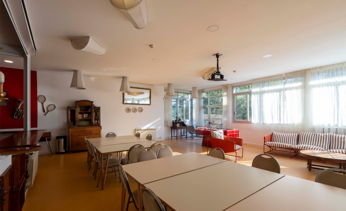 📅 Octubre és temps de nous reptes i projectes!

A #INOUTHostel tens sales equipades amb tot el necessari per reunions, tallers o formacions.
Tranquil·litat i inspiració a un pas de Barcelona✨

👉 Reserva fàcil: inouthostel.com/es/lloguer-de-…