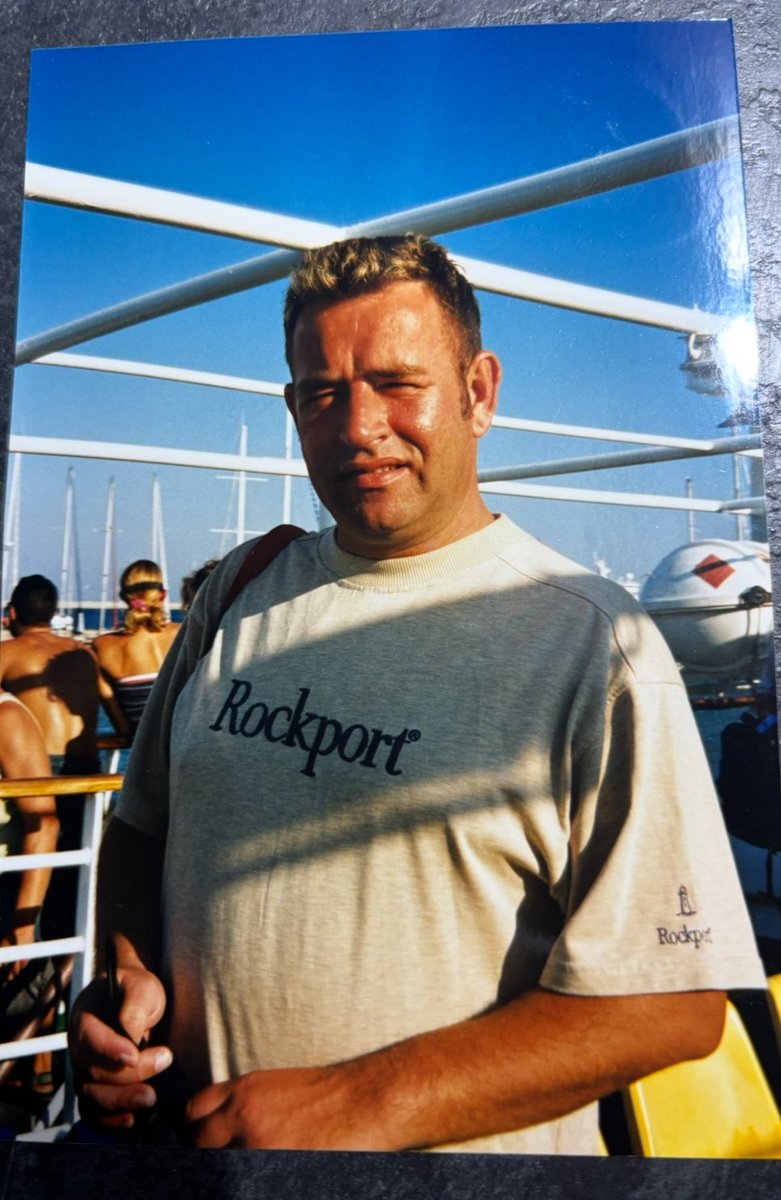 Me around 2002/3 I think, check out the highlights and thinking I’m the man with my Rockport T-shirt on 😂😂