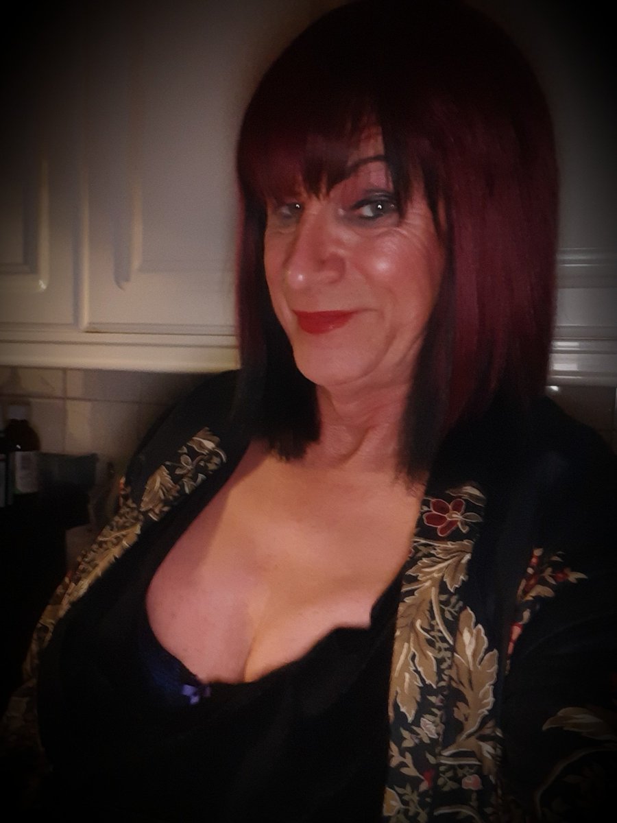 TVonteese's tweet photo. 3am and home from a wicked night xx https://t.co/7EAGkW4Qmm