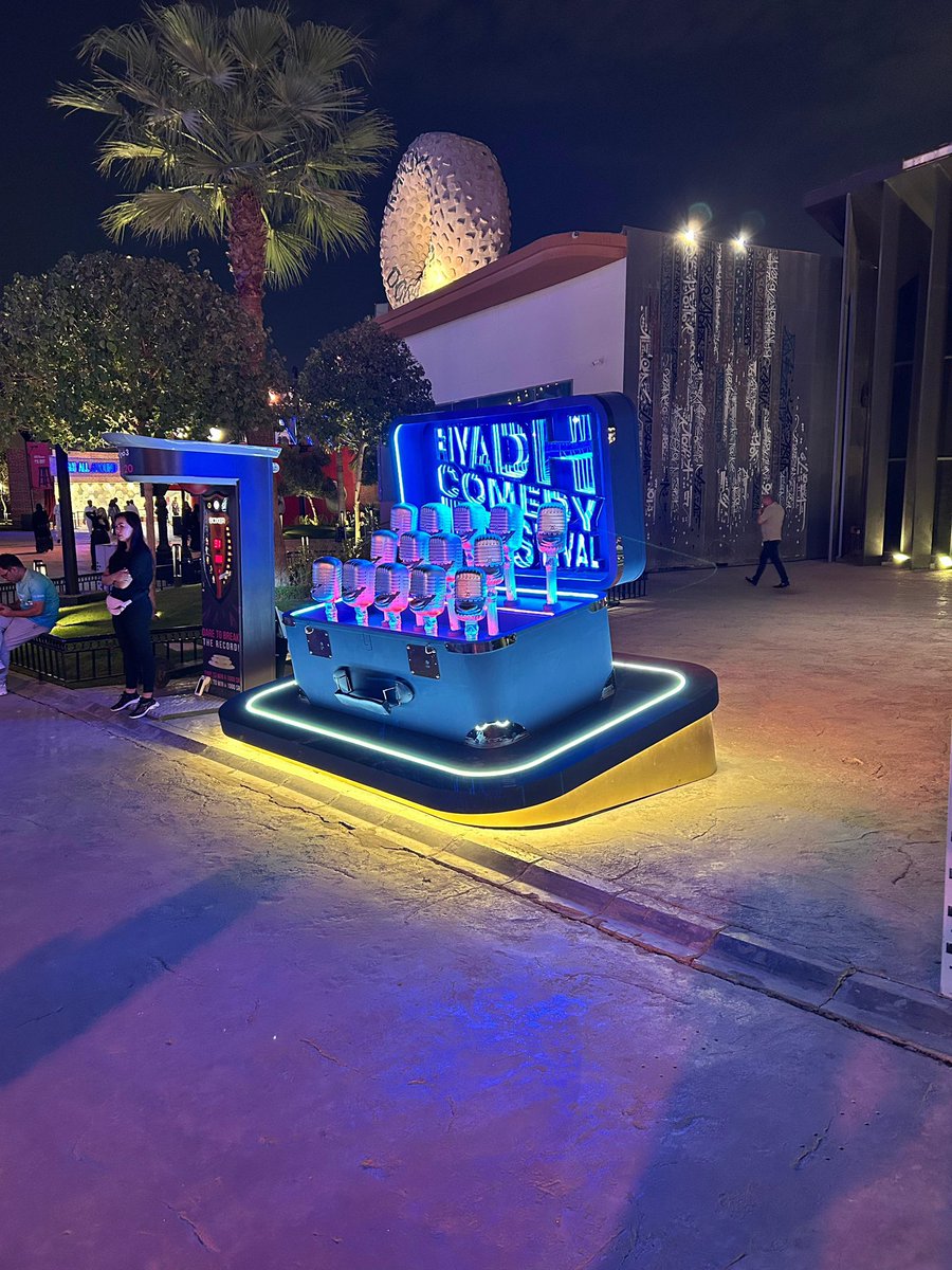 MENTOR_KSA's tweet photo. من قلب الرياض 
في البوليفارد سيتي اتجمع كل نجوم الكوميدي 
بمهرجان الرياض للكوميديا

واحنا في MENTOR فخورين إننا كنا جزء من بناء أكبر مهرجان كوميدي حول العالم.
غيرنا البوابات، والمناطق المشتركة والواجهات ، وزينا بوليفارد بأحلى لوحات واكبر مايكات https://t.co/i2SOp5uOCS