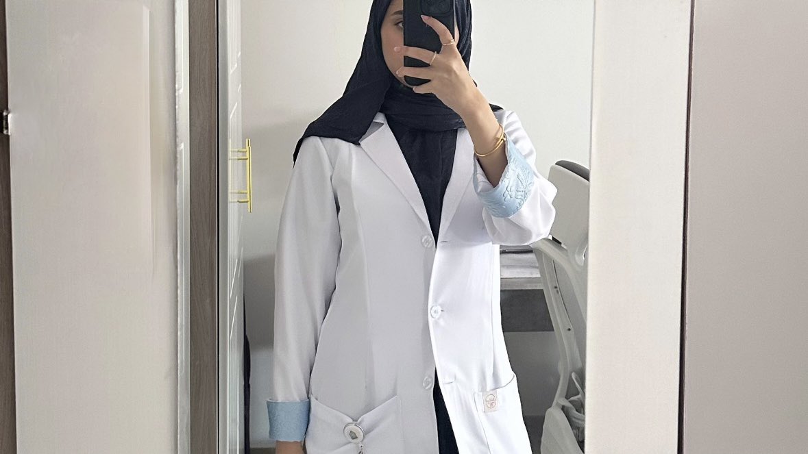 اخترت صعبٍ يستحق الشقا به
ما للسهل في بحر الامجاد مرسى❣