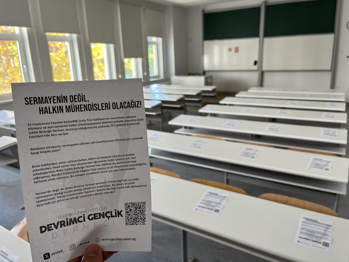devtek_'s tweet image. ⚡️ Çorlu Tren Katliamının sorumluları aklayan bilirkişisi ve hattın sinyalizasyonunu yapan şirketin yöneticisi Bekir Sıddık Binboğa Yarman’ın İTÜ’de ders verdiği sınıfa ders öncesi ziyarette bulunduk.

🚩 Sermayenin değil, halkın mühendisleri olacağız!