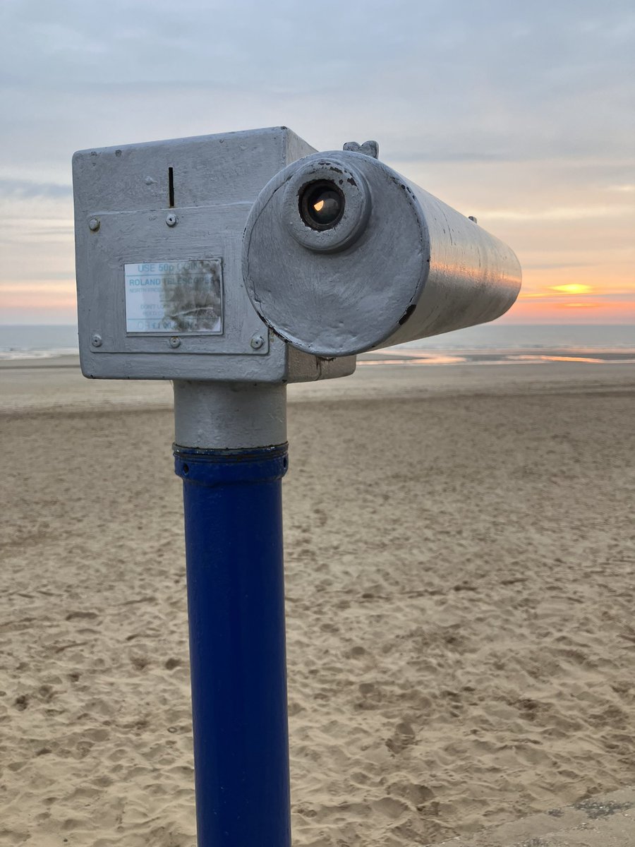 NGAutoArt's tweet image. The walk home from our morning swim is always lovely, but the colours in the sky were pretty special today. Sadly, my phone is old and the camera is rubbish, so you’ll have to settle for a hint of the sky and this old cannon. 

#Mablethorpe #Lincolnshire #EastCoast #England