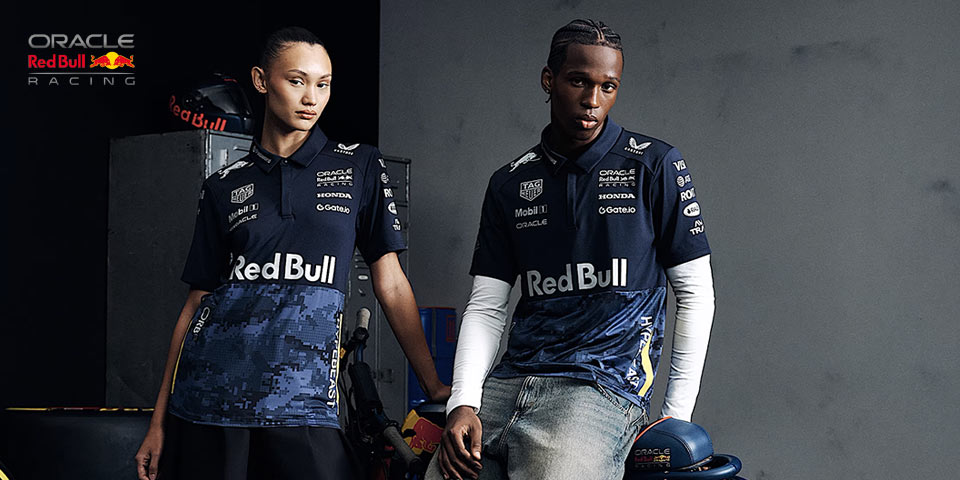 eurosports_shop's tweet image. #レッドブル チーム x #HYPEBEAST コレクションがナイトレースとなるシンガポールGP開催に合わせて入荷しました🤩
 
ファッション性の高いデジタルカモフラージュ柄にチームロゴなどがデザインされたチームレプリカモデルになります。

商品はこちら⬇️
euro-sports.jp/f1/s/item/list…
#f1jp