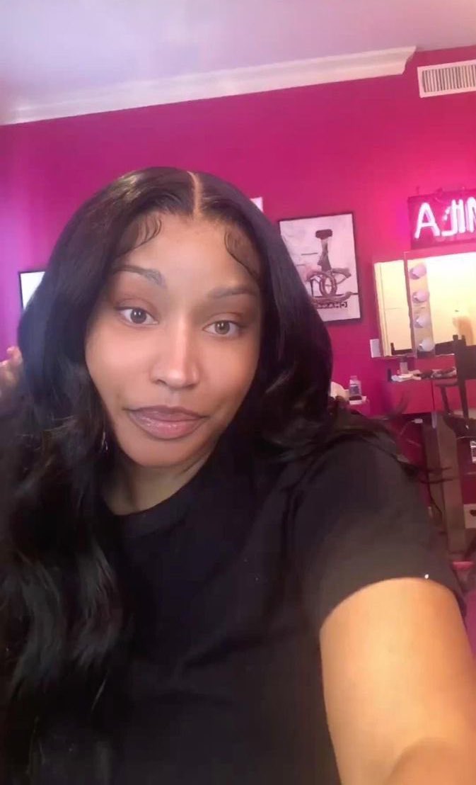 odedanilo's tweet image. Nicki is so pretty without makeup 😍