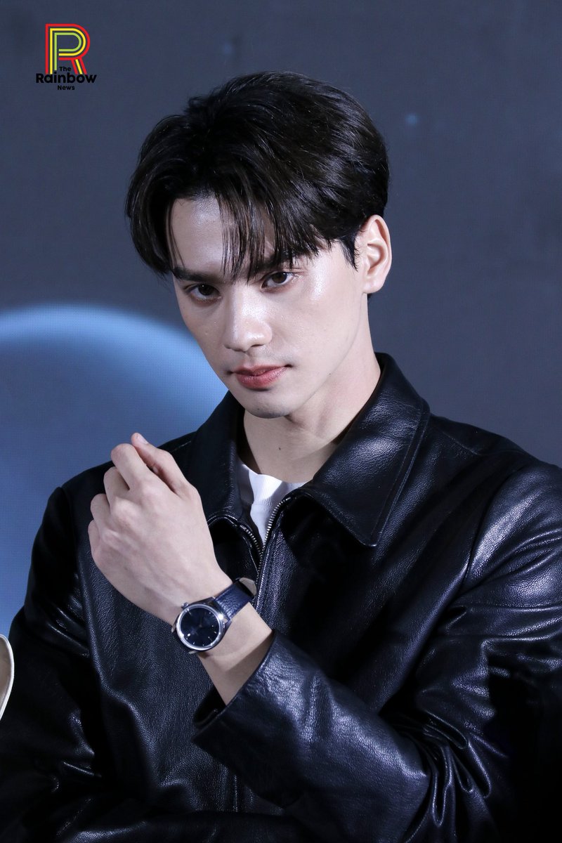 staywithharit's tweet photo. อยากขึ้นทะเบียนความหล่อนี้เป็นมรดกโลก

HARIT KENG AT WATCHFAIR25 
#WatchFair2025xKeng
#CIWF2025xKengHarit
#CentralInternationalWatchFair2025 https://t.co/oqr7tYU7C0