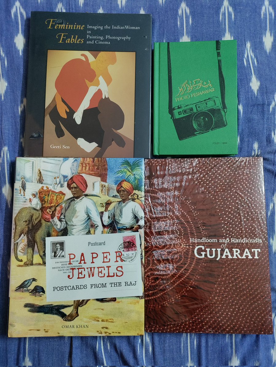 letter2Qumer's tweet photo. The reason I like festive seasons.
Got these lovely gems from @MapinPub with massive discounts.
#navratriTreats 
#BooksAsAGift https://t.co/tglyOMObz7