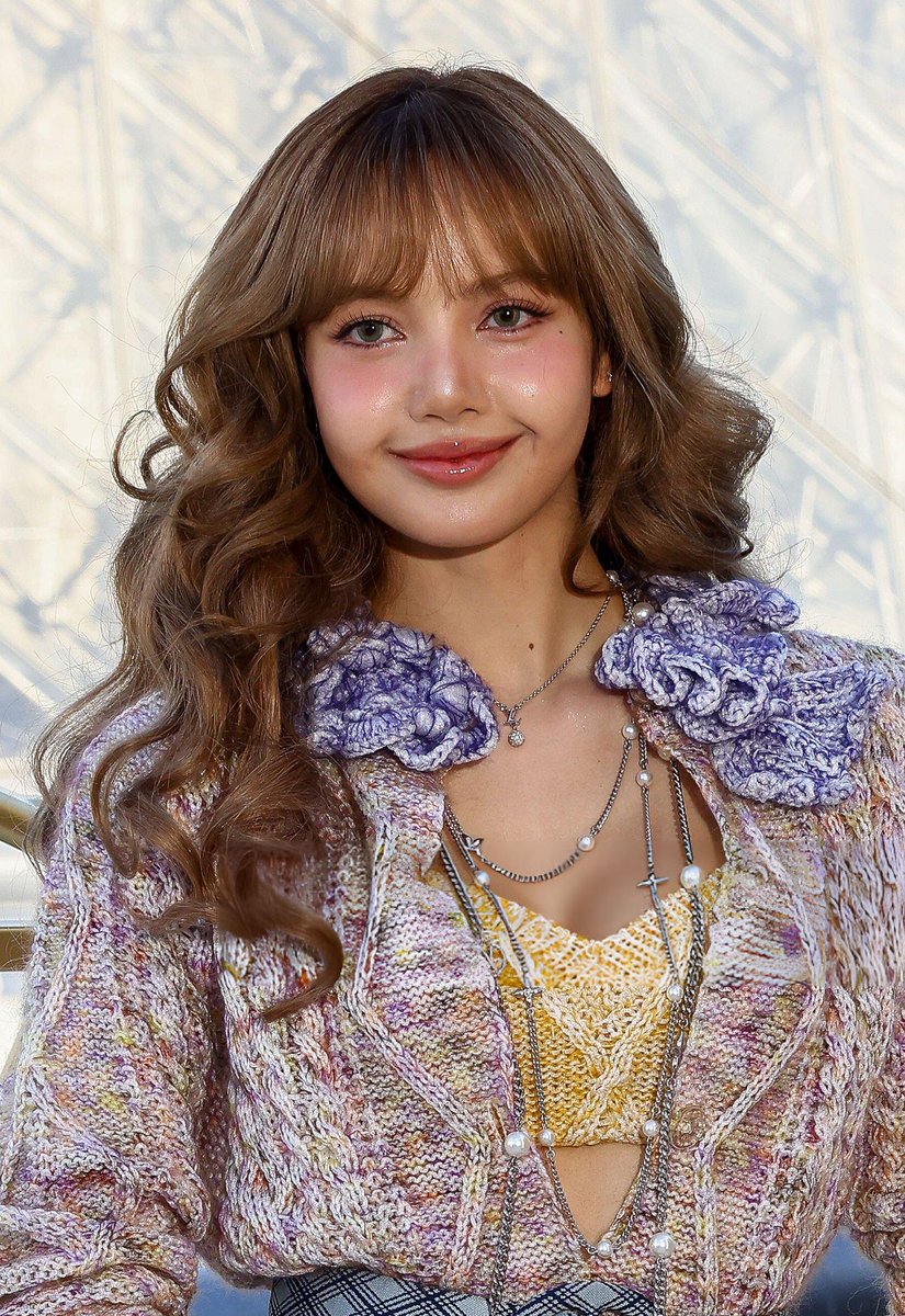 lalisa_source's tweet image. Lisa at Louis Vuitton SS26 Show in Paris
📸 la-lisa.net/gallery/thumbn…

#LISA