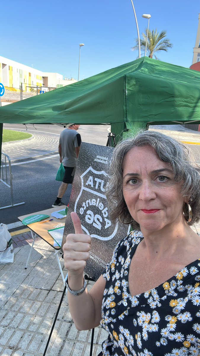 Hoy en la #RutaAdelante26 estamos en #AlcaládeGuadaíra pidiendo autobuses decentes. <a href="/aytoguadaira/">Alcalá de Guadaíra</a> y <a href="/FomentoAND/">Consejería de Fomento de la Junta de Andalucía</a>, poneos las pilas que Alcalá está muy descontenta y recogiendo firmas a cientos 📝