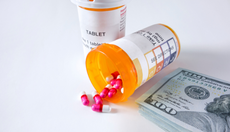 EnLifeSciences's tweet photo. Orphan drugs = breakthroughs for rare diseases, but costs often exceed $300K/patient.
In LMICs, access gaps spark urgent ethical &amp; economic debates.
Can value-based pricing + global partnerships drive fairness in rare disease care?

Read more: https://t.co/xKpEMmv3nI https://t.co/LrKi4PLWyT