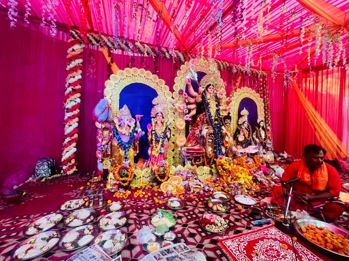 Arvinder S. Lovely (@arvinderlovely) on Twitter photo गांधीनगर विधानसभा की गीता कॉलोनी में मातृ शक्ति पूजा समिति व श्री प्रताप पंजा जी द्वारा आयोजित विशाल दुर्गा पूजा उत्सव में शामिल हुआ।
इस दौरान पूर्व निगम पार्षद श्री <a href="/iamSURINDER9/">SURINDER SHARMA</a> जी, गांधी नगर मंडल अध्यक्ष श्री <a href="/Sachinlegend10/">सचिन चौहान ( मोदी का परिवार)</a> जी, मंडल महामंत्री श्री वर्धमान जैन जी मंडल गांधीनगर विधानसभा की गीता कॉलोनी में मातृ शक्ति पूजा समिति व श्री प्रताप पंजा जी द्वारा आयोजित विशाल दुर्गा पूजा उत्सव में शामिल हुआ।
इस दौरान पूर्व निगम पार्षद श्री <a href="/iamSURINDER9/">SURINDER SHARMA</a> जी, गांधी नगर मंडल अध्यक्ष श्री <a href="/Sachinlegend10/">सचिन चौहान ( मोदी का परिवार)</a> जी, मंडल महामंत्री श्री वर्धमान जैन जी मंडल