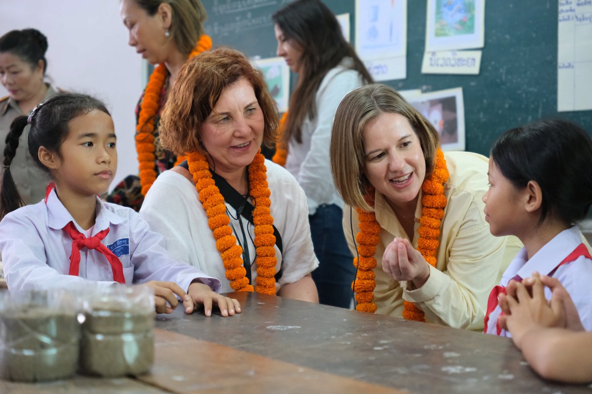 AusAmbLaos's tweet photo. 🇦🇺🤝🇱🇦 The Australian Parliamentary Delegation & @savechildrenaus visited Vientiane to see #AustralianAid in action – health, education & climate resilience. From dengue-fighting mosquitoes to #BEQUAL schools & @gavi vaccines, partnerships are delivering impact! #AustraliaInLaos https://t.co/z1ABk2osVn