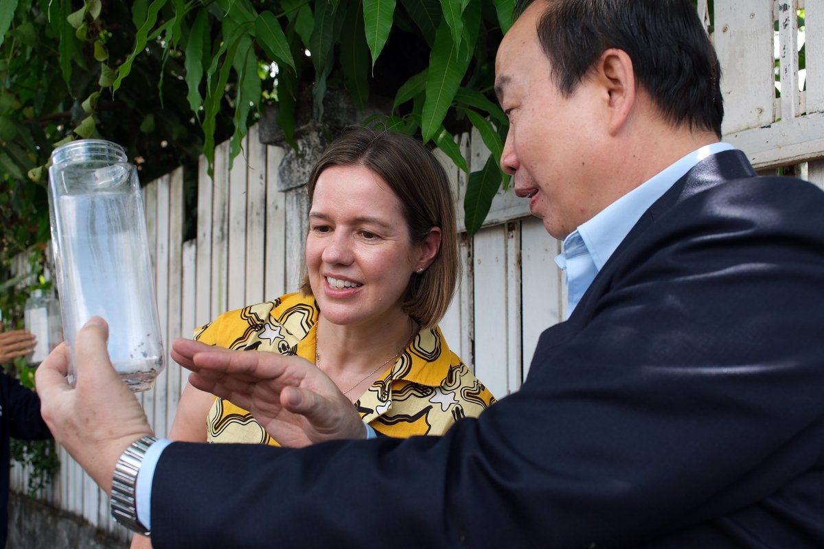AusAmbLaos's tweet photo. 🇦🇺🤝🇱🇦 The Australian Parliamentary Delegation & @savechildrenaus visited Vientiane to see #AustralianAid in action – health, education & climate resilience. From dengue-fighting mosquitoes to #BEQUAL schools & @gavi vaccines, partnerships are delivering impact! #AustraliaInLaos https://t.co/z1ABk2osVn