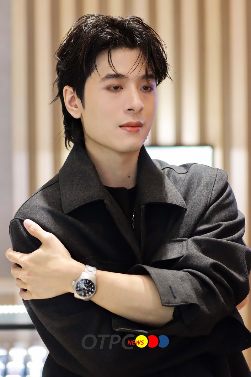 otpc_story's tweet photo. "ปอร์เช่ ศิวกร" ร่วมงาน CENTRAL INTERNATIONAL WATCH FAIR 2025 มหกรรมนาฬิกาสุดยิ่งใหญ่แห่งปี 

CIWF x PORSCHE

#XXSIVK #PorscheSivakorn 
#CIWF2025withXXSIVK
#CentralInternationalWatchFair2025
#CIWF2025 https://t.co/GCewrIob5t
