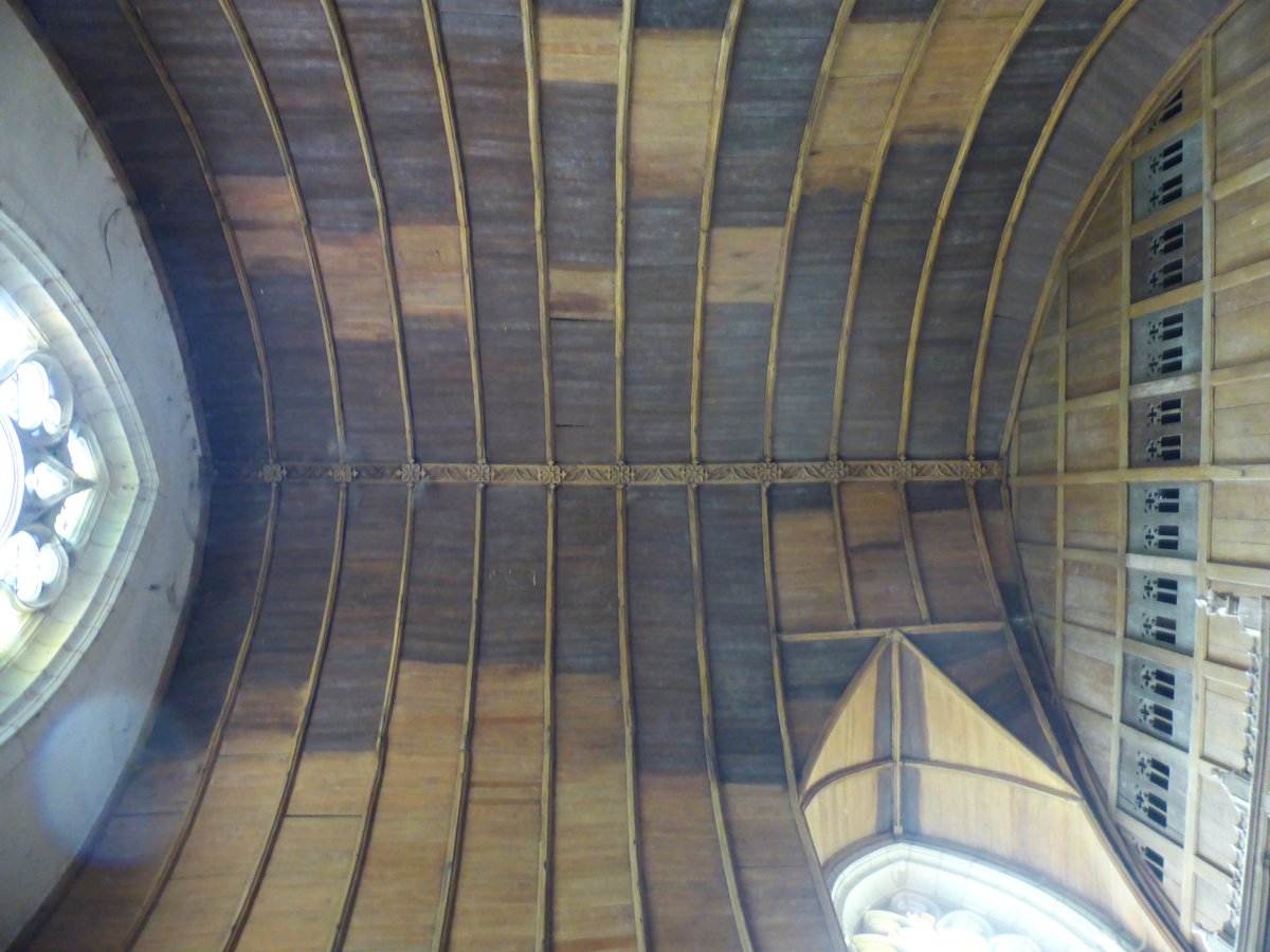 Rebâti au XVe siècle en gothique flamboyant, le #château du #PlessisMacé – à ne pas confondre avec le Plessis-Bourré voisin – appartint à Louis de Beaumont, chambellan du duc d’Anjou et de Charles VII, favori de Louis XI. Haut-lieu du #festival d’#Anjou, cédé à l’État en 1967.