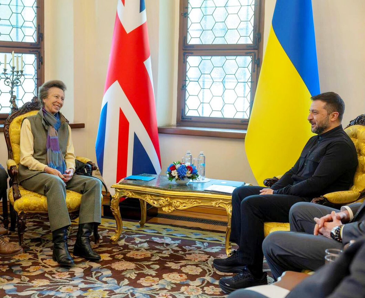 🇬🇧🤝🏻🇺🇦

The Princess Royal, yesterday, during a meeting with President Volodymyr Zelensky in Kyiv, to discuss the UK's support for Ukraine and the country's ongoing resistance.