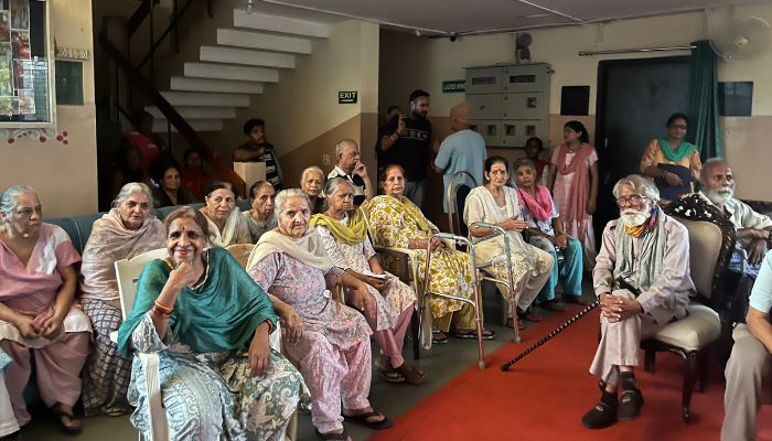 Retirement should be stress-free 🌟 Discover the best retirement tips for senior citizens in India &amp; enjoy your golden years #RetirementTips #SeniorCitizens #ElderCare 
standardsunrisefoundation.org/post/retiremen…