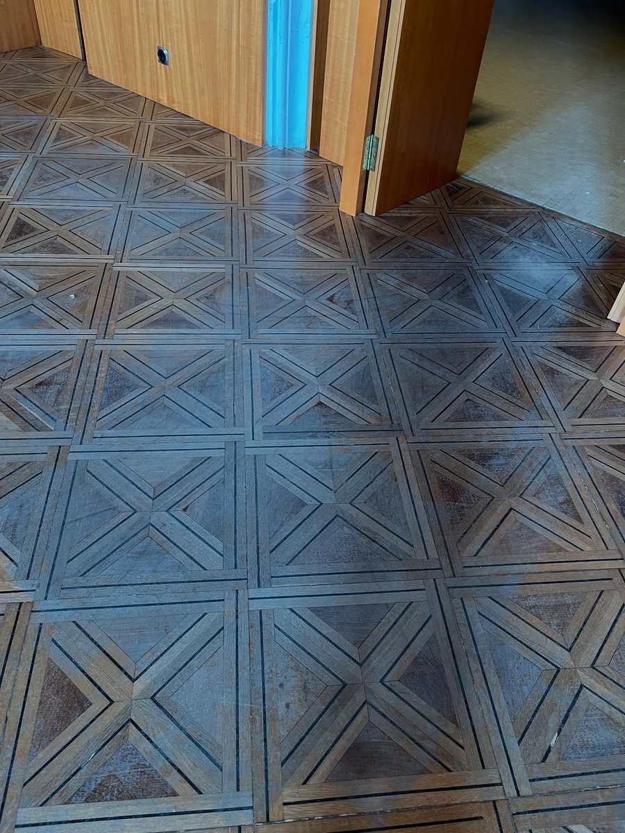 📷 6Q Parquets ha restaurado el suelo del colegio Jesuïtes Sarrià de Barcelona.

ℹ️  

--

 #madera #parquet #decoración #interiorismo #reformas #barcelona santjustparquets.com/espectacular-r…