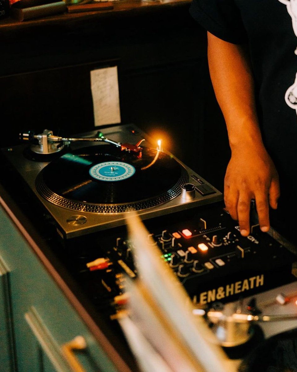 qotspub's tweet image. There’s just something about vinyl, isn’t there? ✨ 

This Friday, 3rd October, from 9PM til late we’re going global 🌍 Latin rhythms, Afrobeats, Brazilian sunshine, reggae grooves, funk &amp;amp; soul classics all night long!

Catch the groove, darling
See you on the dancefloor 💃🏽