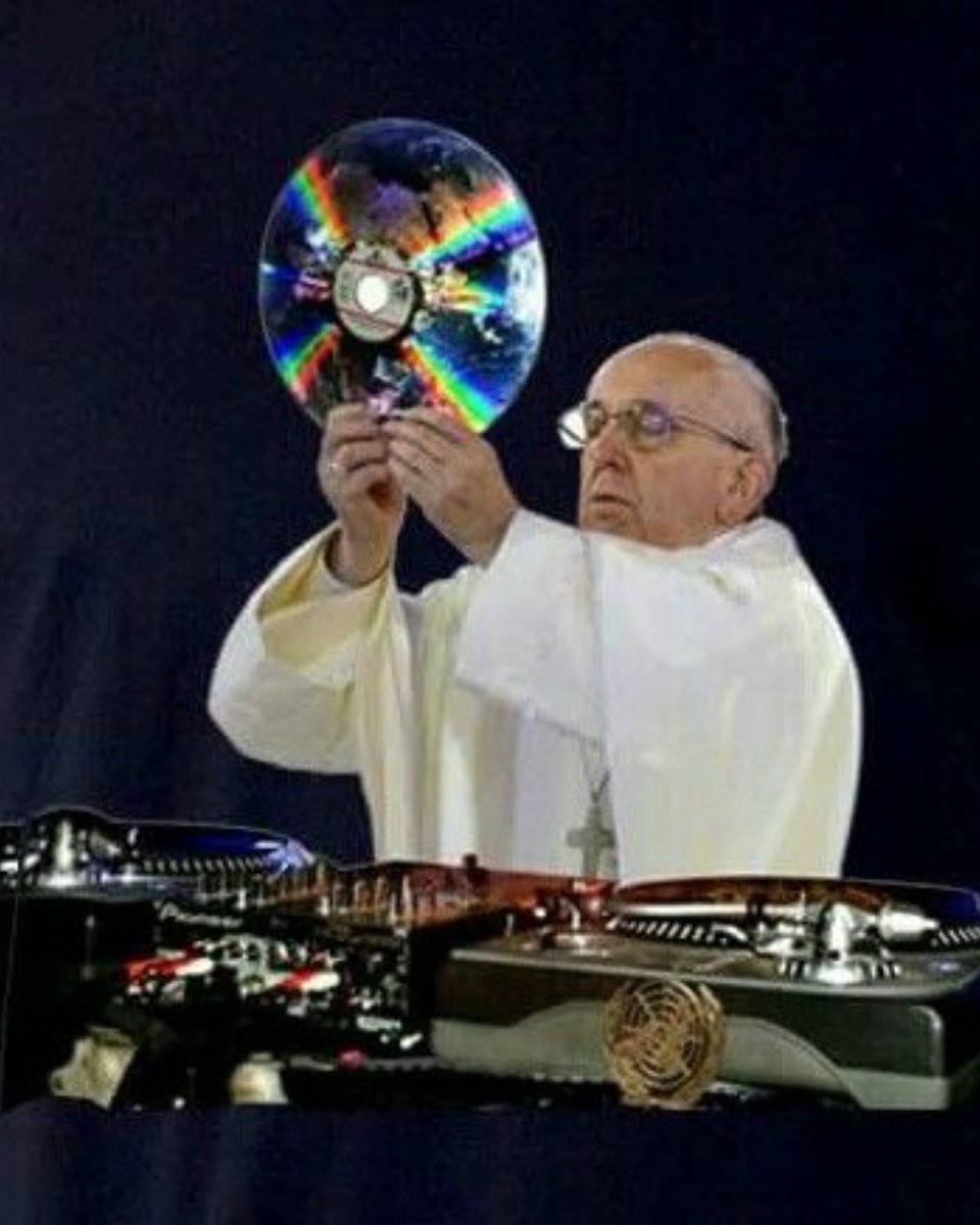 qotspub's tweet image. There’s just something about vinyl, isn’t there? ✨ 

This Friday, 3rd October, from 9PM til late we’re going global 🌍 Latin rhythms, Afrobeats, Brazilian sunshine, reggae grooves, funk &amp;amp; soul classics all night long!

Catch the groove, darling
See you on the dancefloor 💃🏽