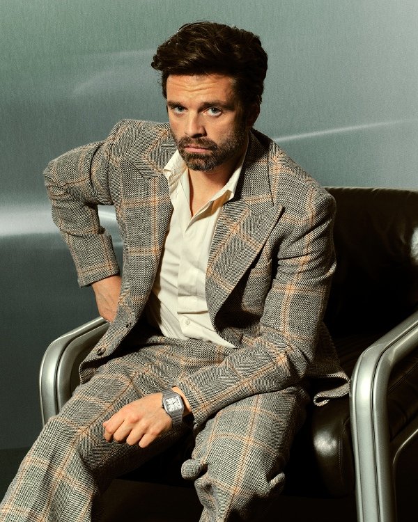 📸| Novas fotos de Sebastian Stan como novo amigo da casa Cartier. 

📲: Esquire