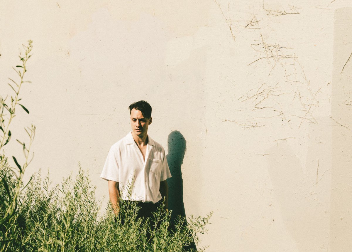 Grammy-winning producer #Olovson steps back into the spotlight with 'THINGS I COULD’VE LEFT BEHIND'  – a contemporary classical track blending vibrant phrases and wordless melodies.

Stream and get more details here: reverbs.co.uk/olovson-drops-…