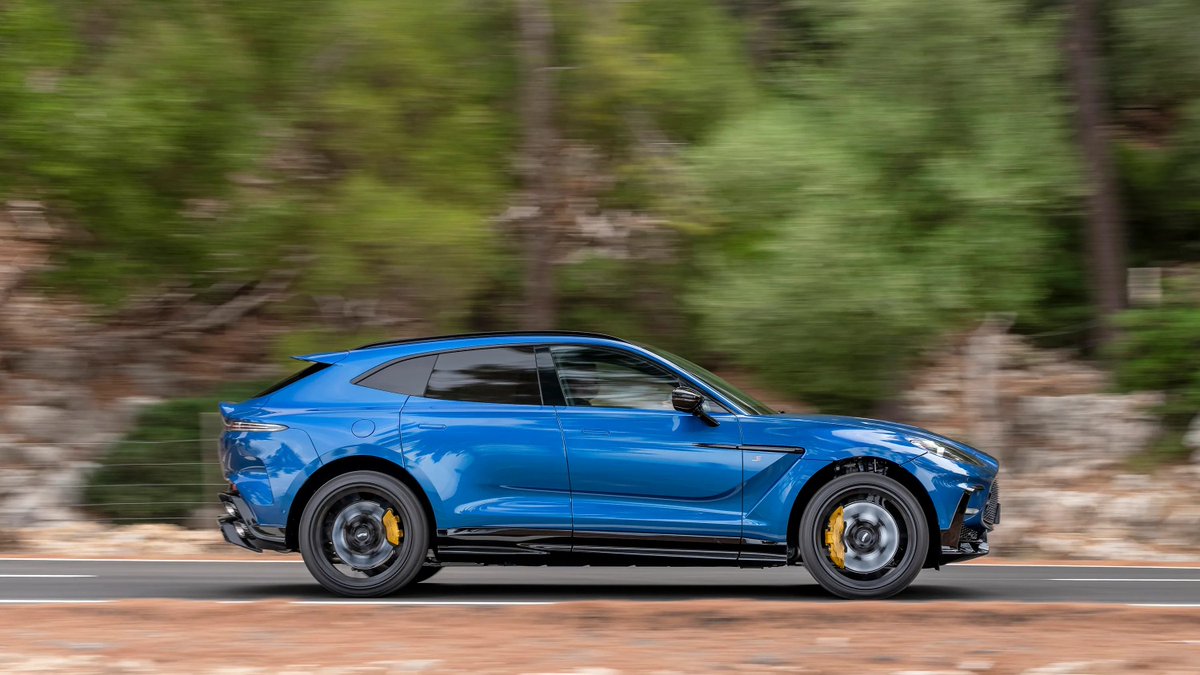 Aston Martin DBX S review: yet more power... and CarPlay Ultra ➡️ top-gear.visitlink.me/5K-bcJ