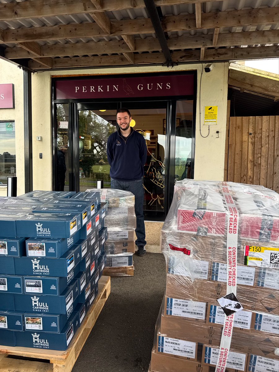 Jake has now joined the Perkin Guns team and what better welcome could we give him than a Hull cartridge delivery to unload 😆💪🏻
<a href="/HullCartridge/">Hull Cartridge</a>
#cartridges #perkinguns
