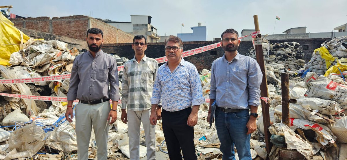 📢 प्रॉपर्टी टैक्स डिफॉल्टरों के खिलाफ सख्त कार्रवाई जारी!

जोन-1 टीम ने कादीपुर औद्योगिक क्षेत्र में टैक्स डिफॉल्टर प्रॉपर्टी को सील किया। इस प्रॉपर्टी पर कुल 20,34,592 रुपये की राशि बकाया 

नगर निगम आयुक्त प्रदीप दहिया ने कहा: "टैक्स का समय पर भुगतान अनिवार्य है। बकाया न जमा