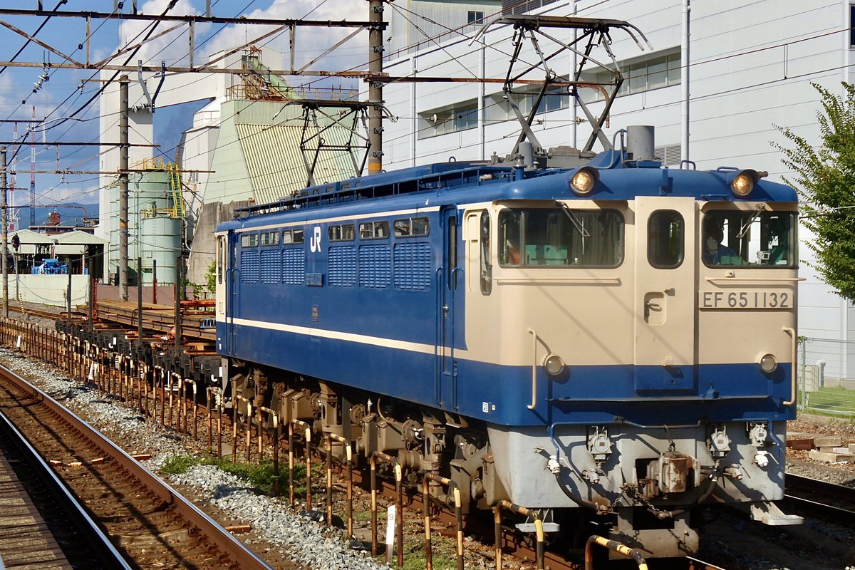 nagaryo1007's tweet image. #DD51  #EF65  #PF
2025.10.1  
単機回送  単9783 DD51-1183
梅小路配給　配7993レ
EF65-1132+チキ2B
仕事が早く終わったので山﨑でDD51 を撮り、
向日町でPFを撮って来ました。