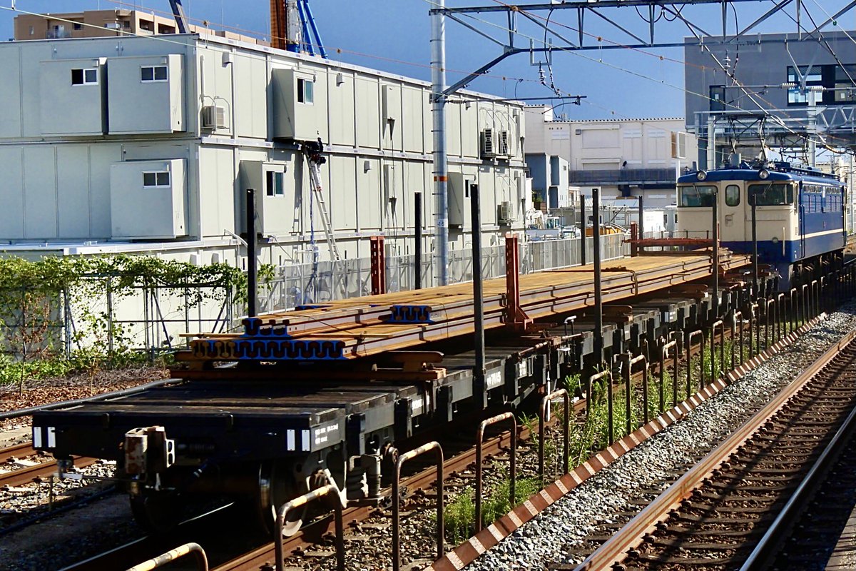 nagaryo1007's tweet image. #DD51  #EF65  #PF
2025.10.1  
単機回送  単9783 DD51-1183
梅小路配給　配7993レ
EF65-1132+チキ2B
仕事が早く終わったので山﨑でDD51 を撮り、
向日町でPFを撮って来ました。