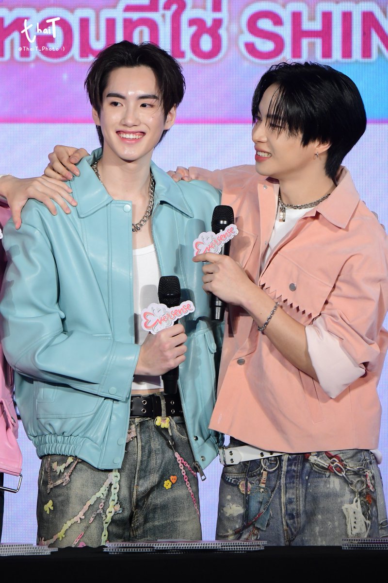 2025.10.01 ✨️ 
 
ถึงแม่น้องภูภู มี๊น้องจั๋งของเก็บเงินก่อนนะ 🫣

<a href="/Jungyippy/">Jungyippyตัวจริง</a> <a href="/phutatchai/">phutatchai</a> 
#JUNGt #PHUTATCHAI
#BUSbecauseofyouishine
#EversensexBus
#EversensexBUSหอมที่ใช่Shineที่ชอบ