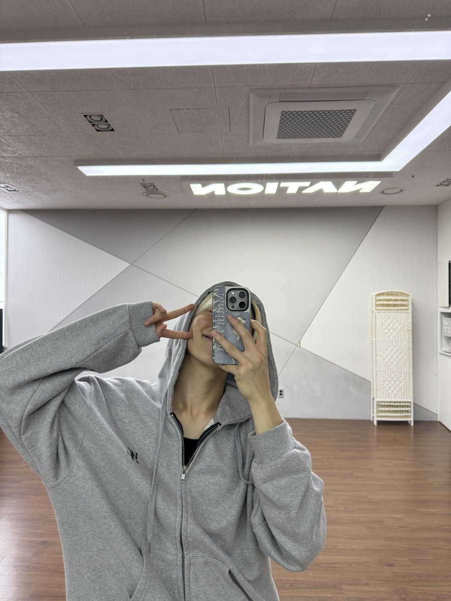 TNX_twt's tweet photo. 오늘 하루 🎧🎶🤍

#TNX 
#최태훈 #TAEHUN https://t.co/vds5BK55mi