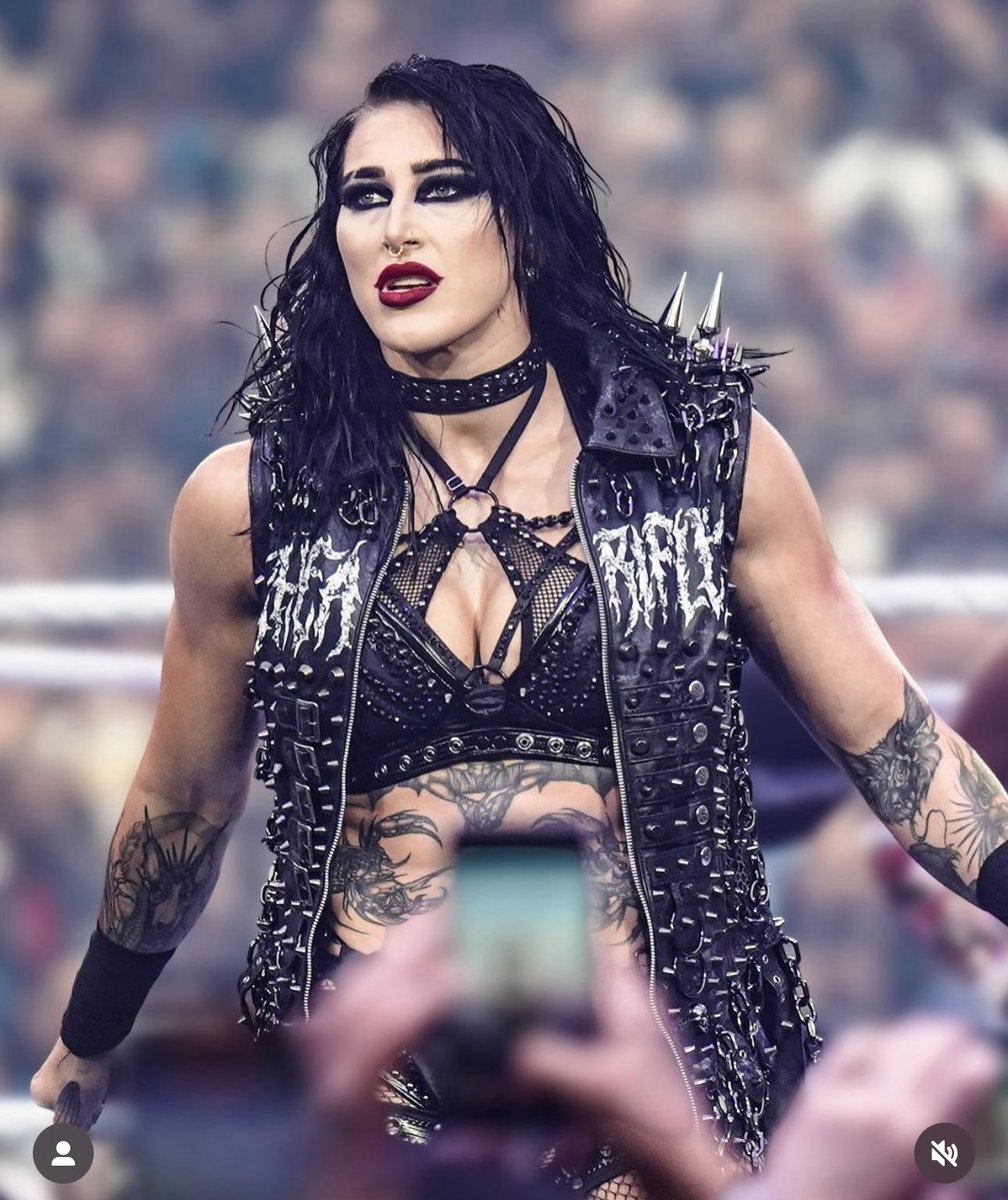 wwe_honyakublog's tweet photo. これに便乗して我が秘蔵のリア様ショットを皆様に…！ https://t.co/Zj21r5HwDc