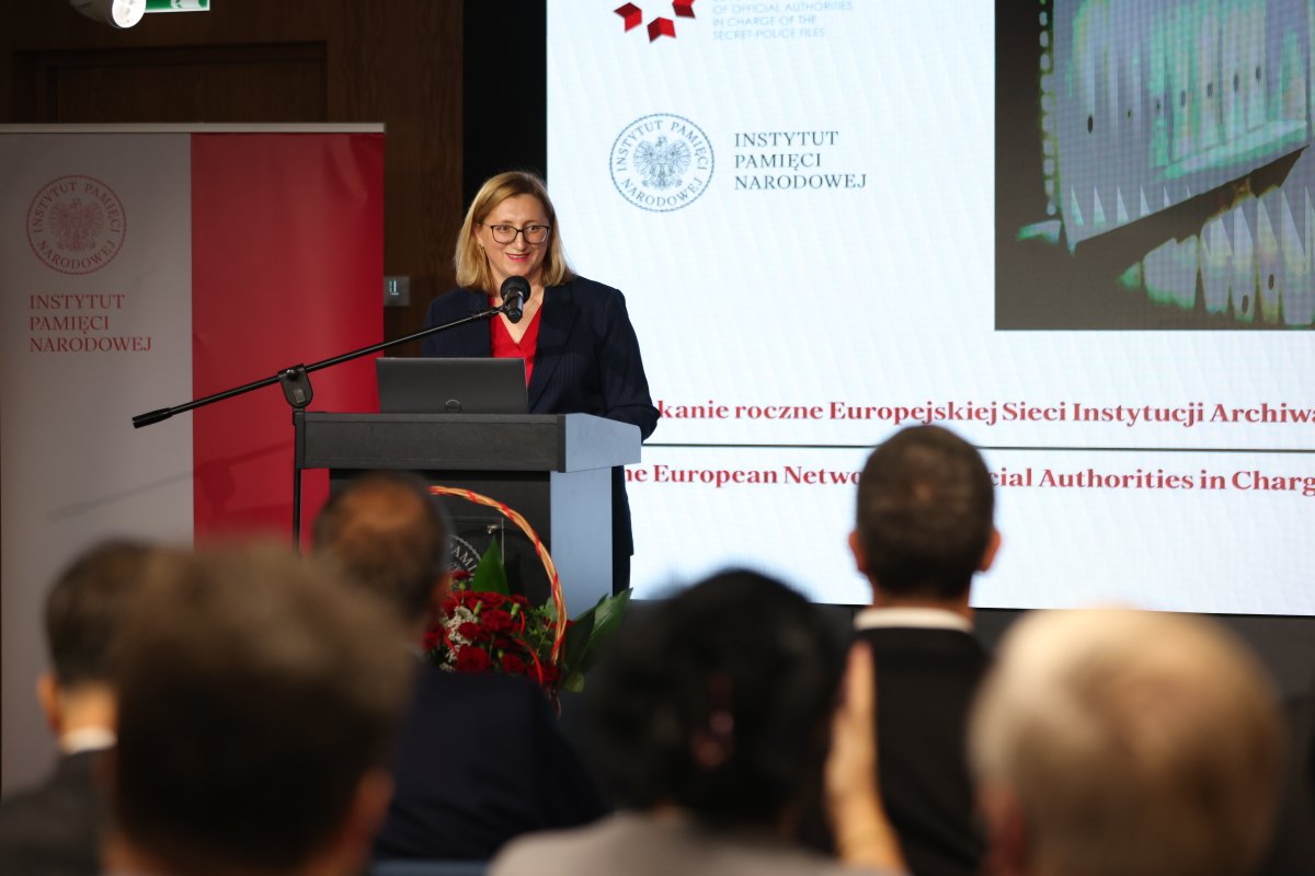 Instytut Pamięci Narodowej (@ipngovpl) on Twitter photo 📣 W <a href="/PrzystanekH/">Centralny Przystanek Historia IPN</a> rozpoczęło się roczne spotkanie Europejskiej Sieci Instytucji Archiwalnych Zajmujących się Aktami Tajnych Służb. Rozpoczynając spotkanie dr hab. Karol Polejowski, zastępca prezesa #IPN, podkreślił wyjątkowość dorocznej konferencji Sieci, wyznaczającej koniec 📣 W <a href="/PrzystanekH/">Centralny Przystanek Historia IPN</a> rozpoczęło się roczne spotkanie Europejskiej Sieci Instytucji Archiwalnych Zajmujących się Aktami Tajnych Służb. Rozpoczynając spotkanie dr hab. Karol Polejowski, zastępca prezesa #IPN, podkreślił wyjątkowość dorocznej konferencji Sieci, wyznaczającej koniec