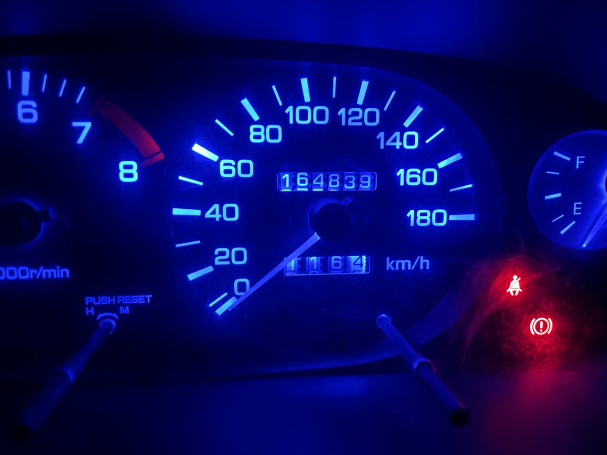 abcsa22c's tweet photo. 1回前のやつ上げるの忘れてた
まあ自分のためだけなんですけども…

あと400キロ弱で交換せねばなりませんが、ストックしていたオイルがもう底をつきそう

次のオイル何にしようかなぁ https://t.co/fRmg6t0yFQ