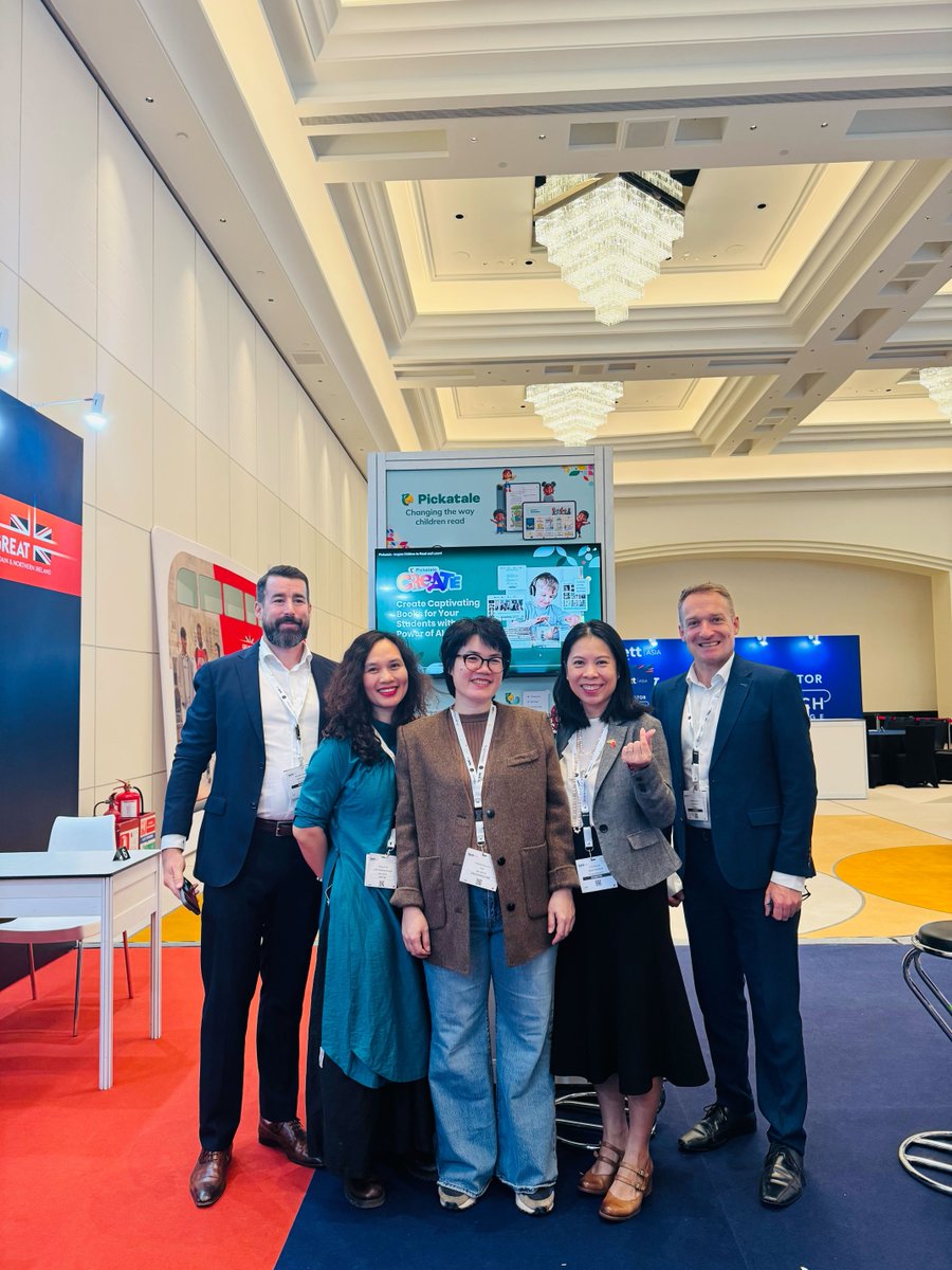 Pickatale tweet media